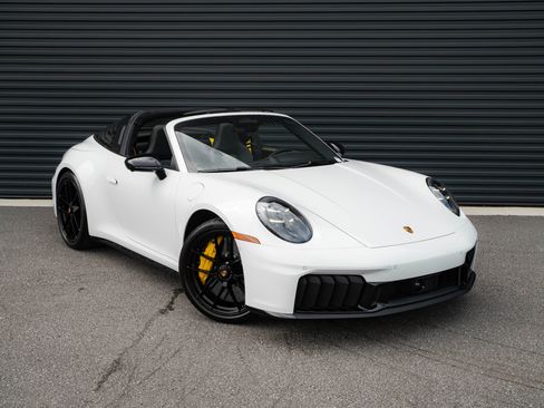Certified 2026 Porsche 911 Targa 4 GTS AWD/4WD image 22