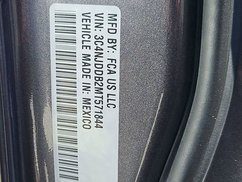 Used 2021 Jeep Compass Trailhawk AWD/4WD image 35