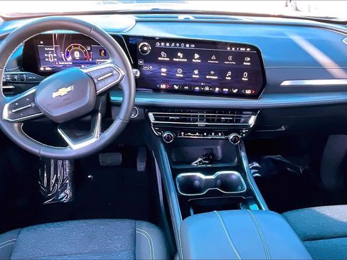 Used 2024 Chevrolet Traverse LT image 15