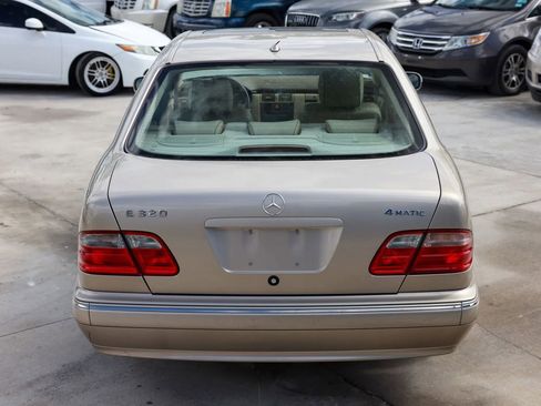 Used 2000 Mercedes-Benz E 320 4MATIC Sedan image 6