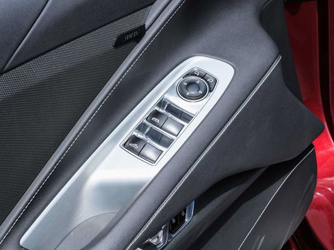 Used 2020 Chevrolet Corvette Stingray Convertible w/ Z51 Performance Package RWD image 28