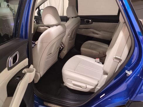 Certified 2023 Kia Sorento SX image 16