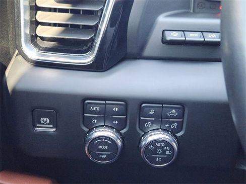 Used 2024 GMC Sierra 2500 Denali Ultimate w/ Max Trailering Package image 23