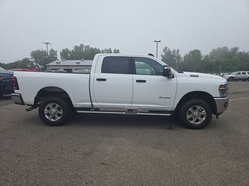 Used 2026 RAM 2500 Big Horn AWD/4WD image 4