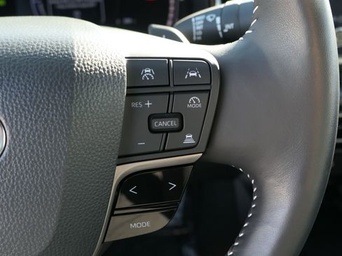 Used 2025 Toyota Camry SE image 15