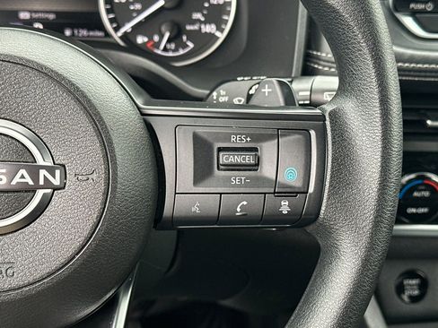 Used 2024 Nissan Rogue SV AWD/4WD image 32