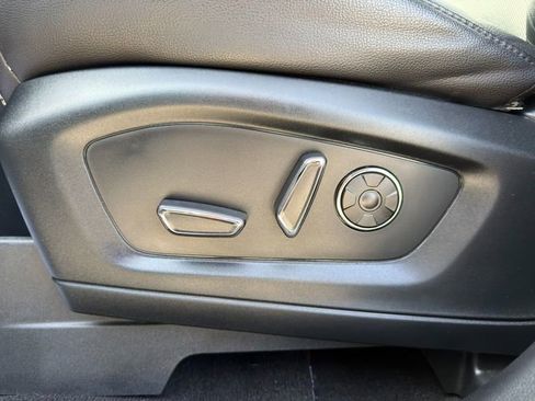 Used 2020 Ford Explorer ST image 23