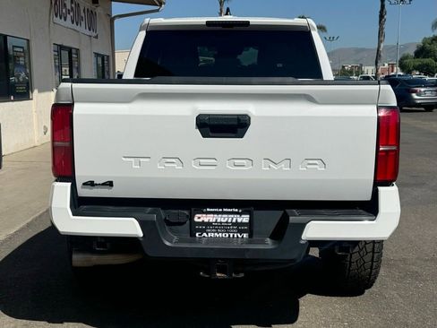 Used 2024 Toyota Tacoma TRD Off-Road image 6