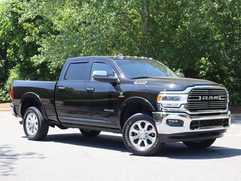 Used 2022 RAM 3500 Laramie AWD/4WD image 2