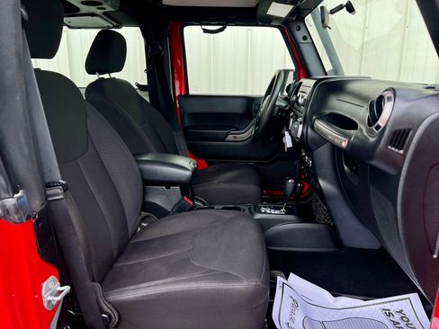 Used 2015 Jeep Wrangler Sport image 27