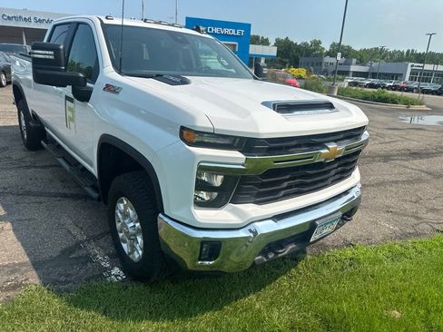 Used 2024 Chevrolet Silverado 2500 LT w/ All Star Edition AWD/4WD image 8