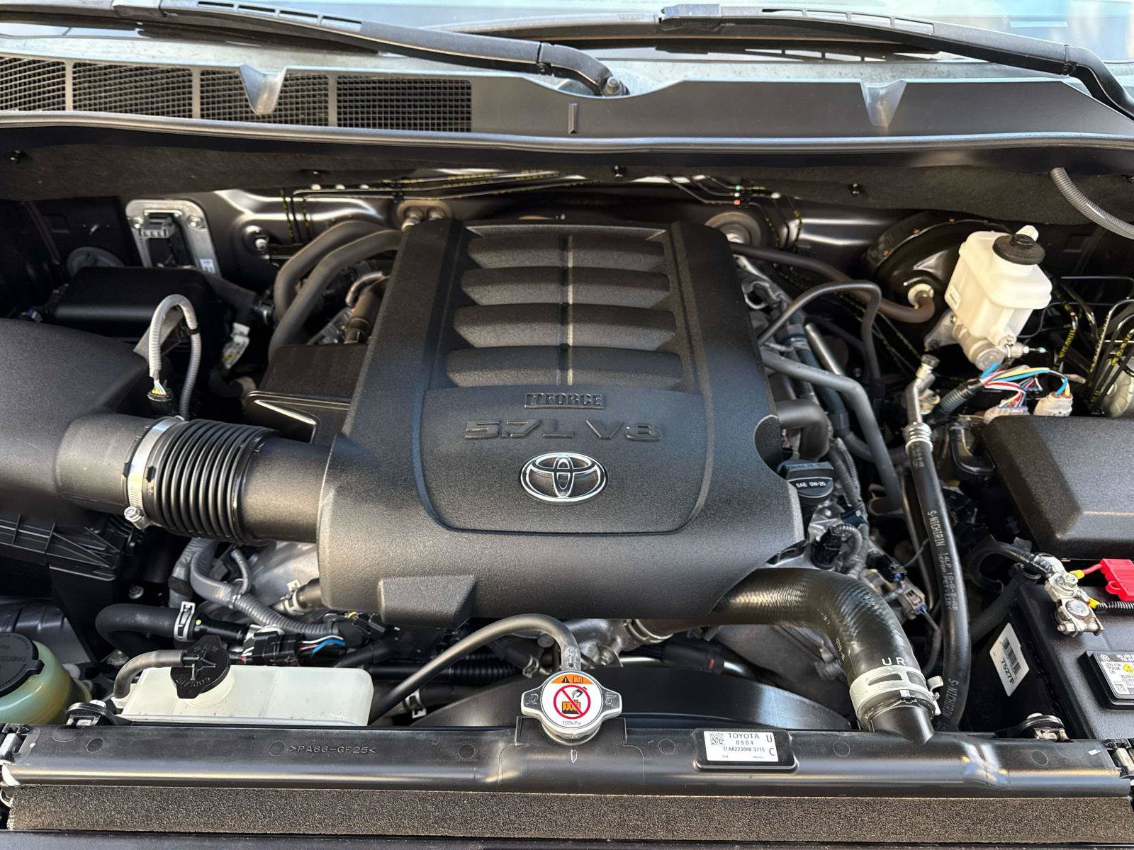 Used 2019 Toyota Tundra SR5 w/ SR5 Upgrade Package AWD/4WD image 12