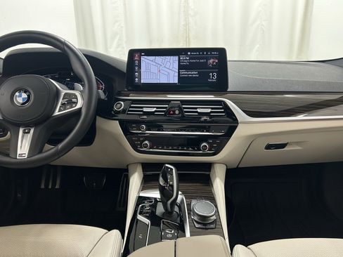 Used 2023 BMW 540i xDrive w/ M Sport Package image 9