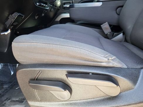 Used 2018 Chevrolet Silverado 1500 LT AWD/4WD image 15