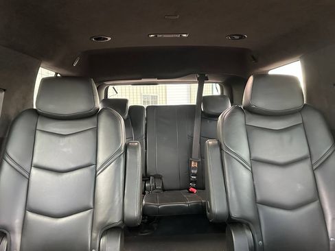 Used 2019 Cadillac Escalade Platinum AWD/4WD image 33