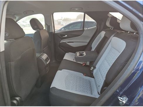 Used 2022 Chevrolet Equinox LS image 26