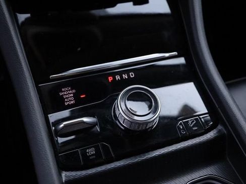Used 2024 Jeep Grand Cherokee Limited 4xe AWD/4WD image 22