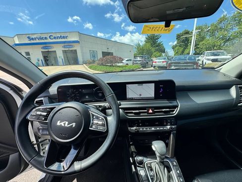 Used 2024 Kia Seltos EX AWD/4WD image 9