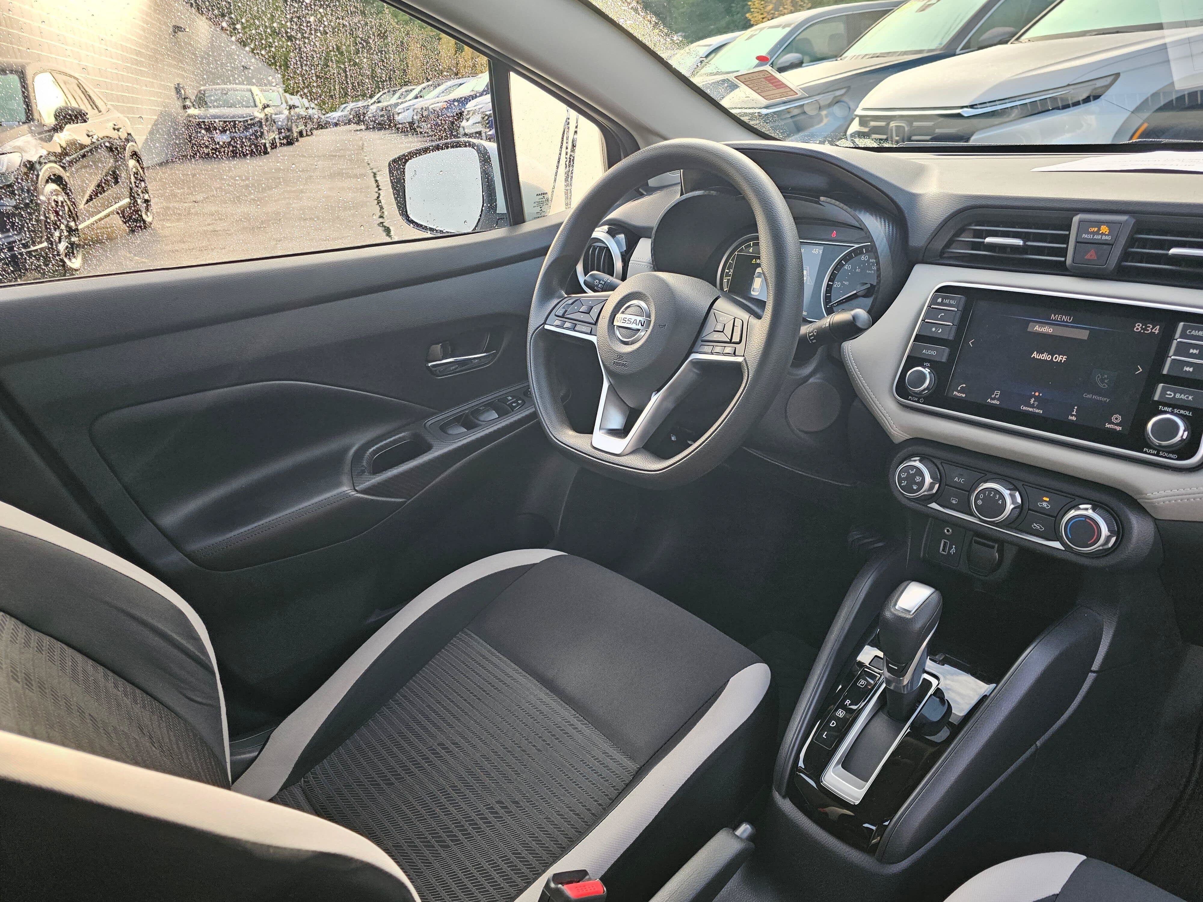 Used 2020 Nissan Versa SV FWD image 10