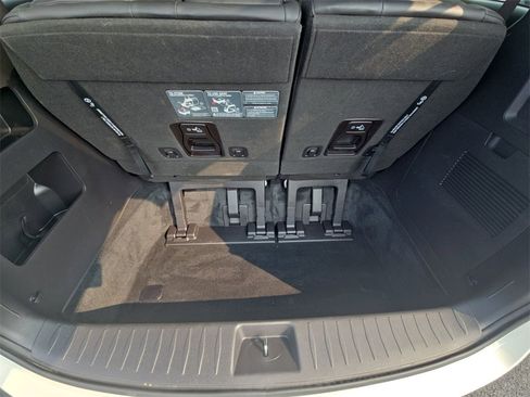 Used 2024 Kia Carnival LX image 29