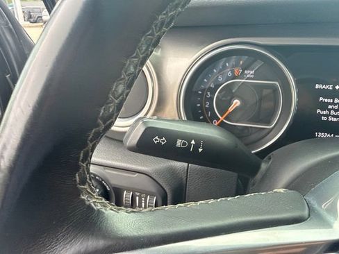 Used 2018 Jeep Wrangler Unlimited Sahara AWD/4WD image 20