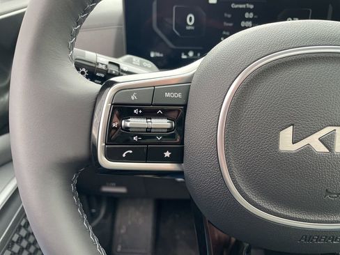 New 2026 Kia Carnival SX image 27