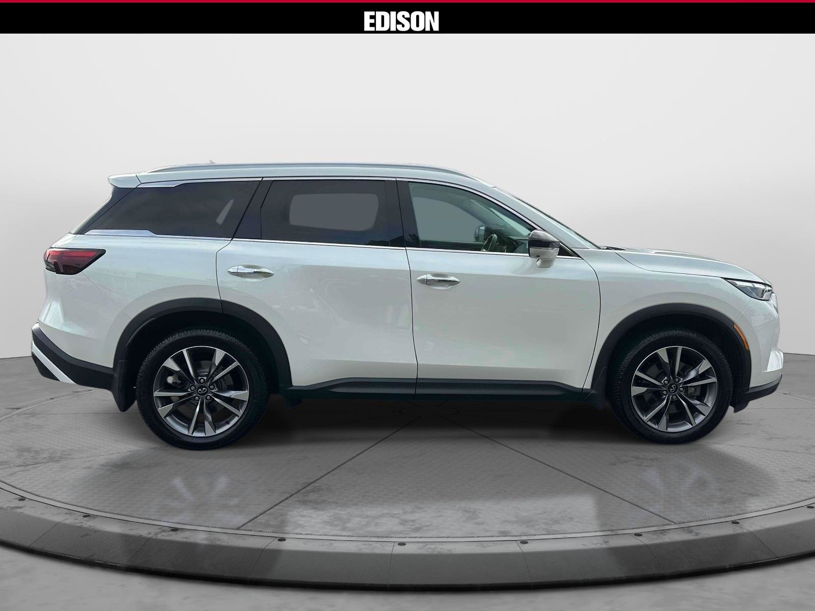 Used 2023 INFINITI QX60 Luxe w/ Cargo Package AWD/4WD image 3