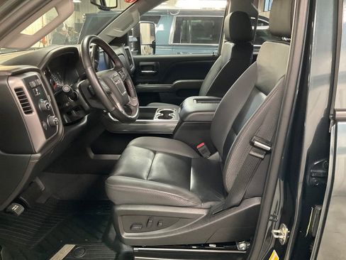 Used 2019 GMC Sierra 2500 SLT w/ Duramax Plus Package image 10