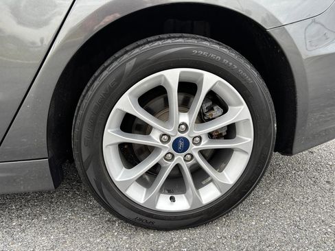 Used 2020 Ford Fusion SE image 44