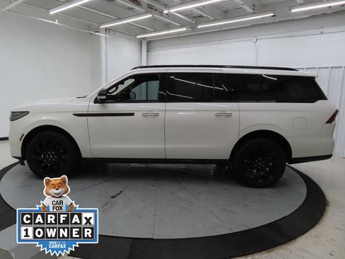 Used 2025 Lincoln Navigator L Reserve w/ Jet Appearance Package image 6