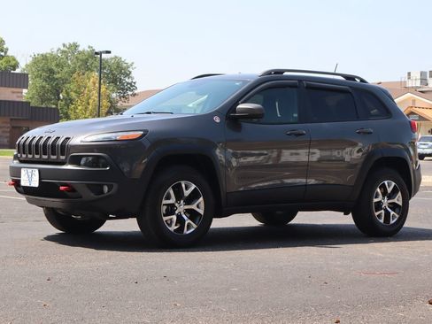 Used 2016 Jeep Cherokee Trailhawk w/ Cold Weather Group AWD/4WD image 11
