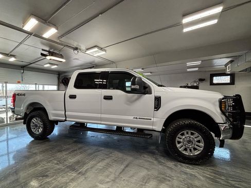 Used 2019 Ford F250 XLT w/ Snow Plow Prep Package image 16