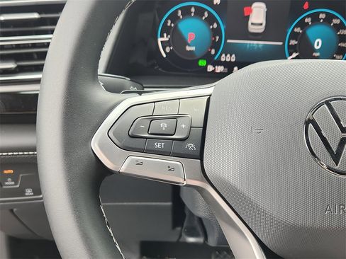 New 2025 Volkswagen Atlas Cross Sport SE image 8