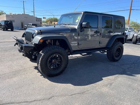 Used 2018 Jeep Wrangler Unlimited Sport S image 10
