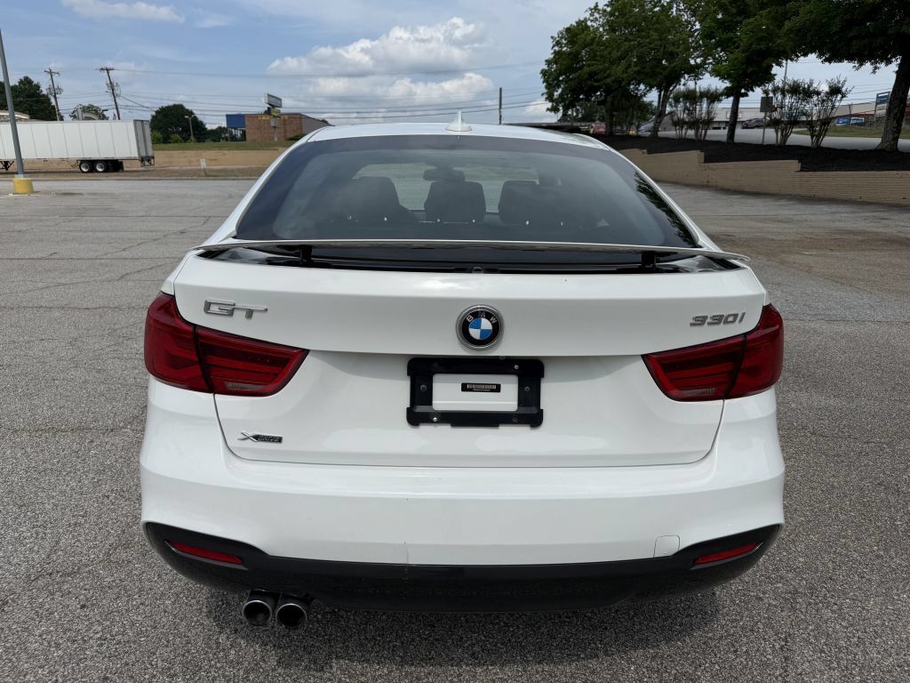 Used 2018 BMW 330i Gran Turismo xDrive AWD/4WD image 7