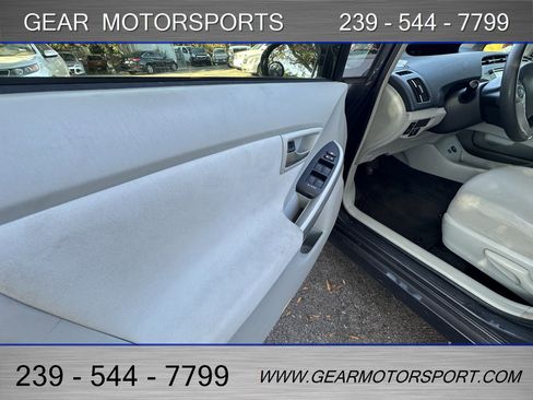 Used 2015 Toyota Prius Two image 9