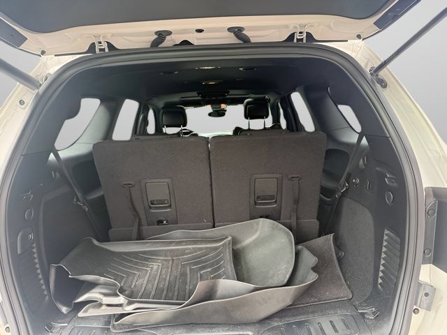 Used 2018 Dodge Durango R/T w/ Technology Group AWD/4WD image 11