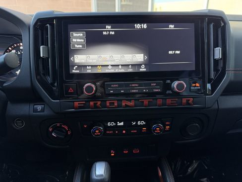 Used 2025 Nissan Frontier PRO-4X AWD/4WD image 22