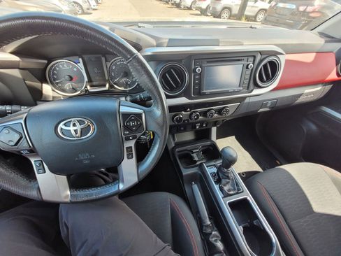 Used 2019 Toyota Tacoma 4x4 Double Cab image 29