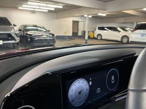 Used 2025 Hyundai Elantra SEL image 35