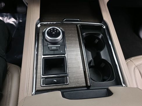 Used 2024 Ford Expedition Max Limited image 25