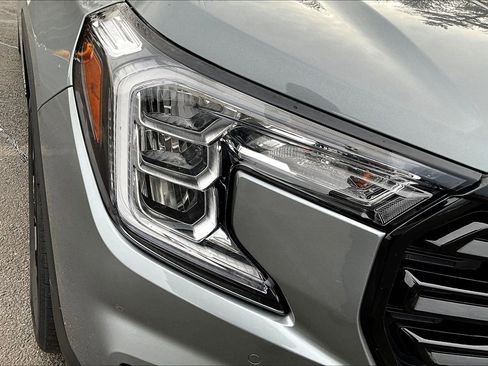 Used 2023 GMC Terrain SLT w/ Tech Package image 23