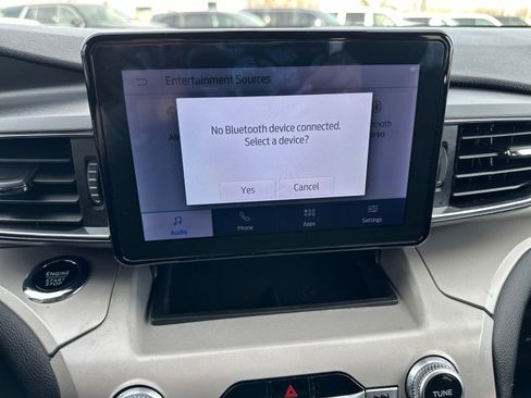 Used 2023 Ford Explorer XLT w/ Equipment Group 202A image 21