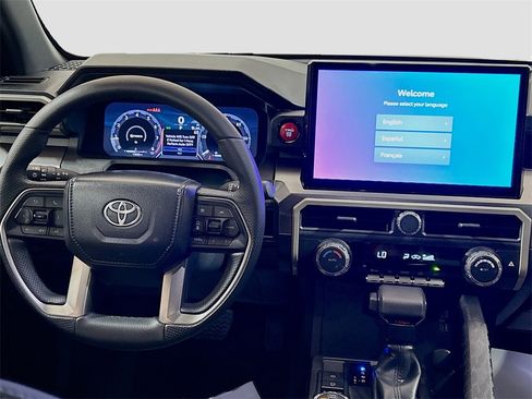 Used 2025 Toyota Tacoma TRD Off-Road image 18