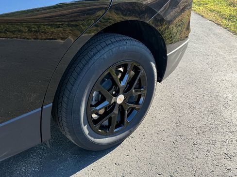 Used 2024 Chevrolet Equinox LT image 10