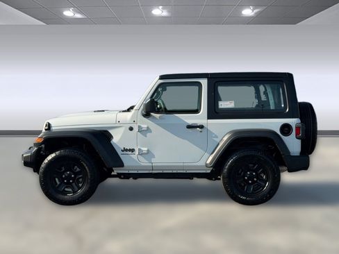 Used 2025 Jeep Wrangler Sport AWD/4WD image 2