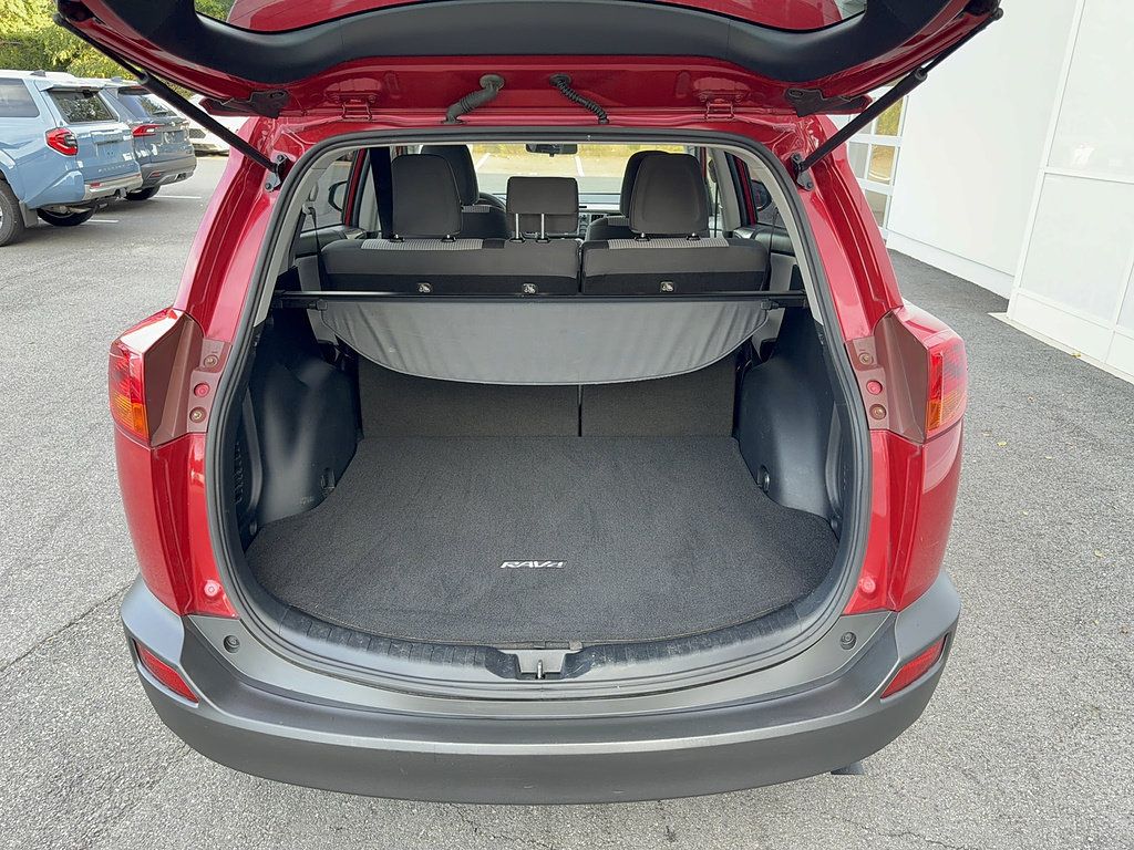 Used 2014 Toyota RAV4 LE AWD/4WD image 15