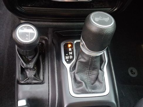 Certified 2022 Jeep Wrangler Unlimited Sport AWD/4WD image 14