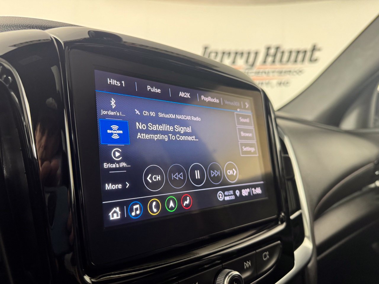 Used 2023 Chevrolet Traverse RS AWD/4WD image 19