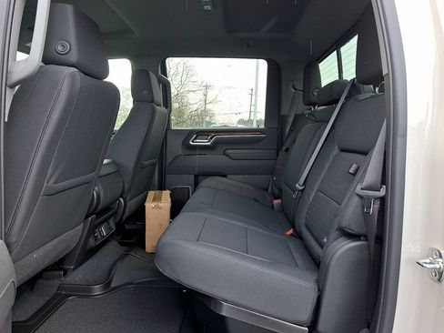 New 2026 GMC Sierra 2500 SLE w/ SLE Value Package; AWD/4WD image 6